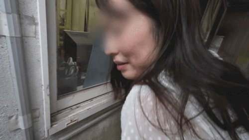 無修正熟女野外中出し：お隣人妻との秘密屋外セックス