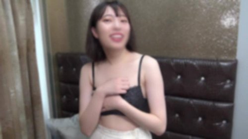 FC2-PPV-4504330 田舎の20歳美少女、色白スリムで挿入中出し
