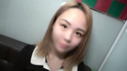 FC2-PPV 4537154 Jeune fille de 18 ans à la peau claire en maillot de bain manie les grosses bites avec expertise