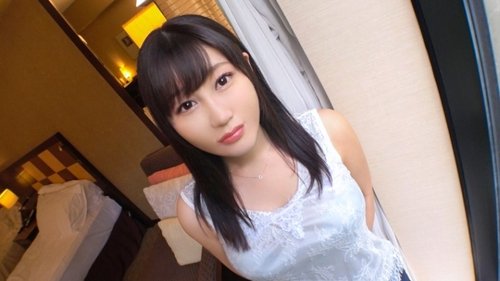 Debut AV Amatir: Terangsang Manga, Pamer Tubuh Montok
